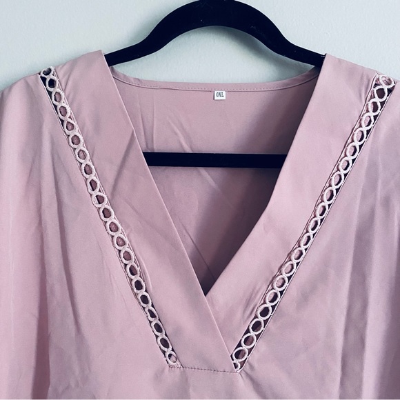 SHEIN Women's Mauve Pink V Neck Blouse Top with Lace Accents Plus Size 0XL - Picture 2 of 6